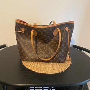 Like new never full, used very lightly!